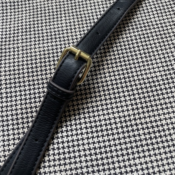 Black cross body bag- never used! - Picture 2 of 5